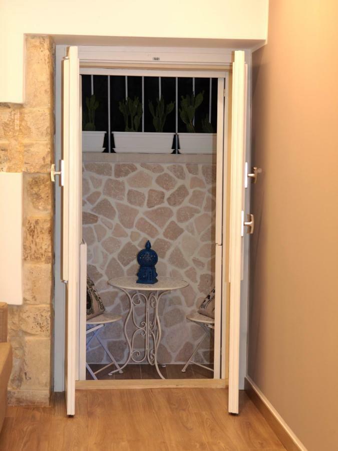דירות סירקוזה Nesh House מראה חיצוני תמונה
