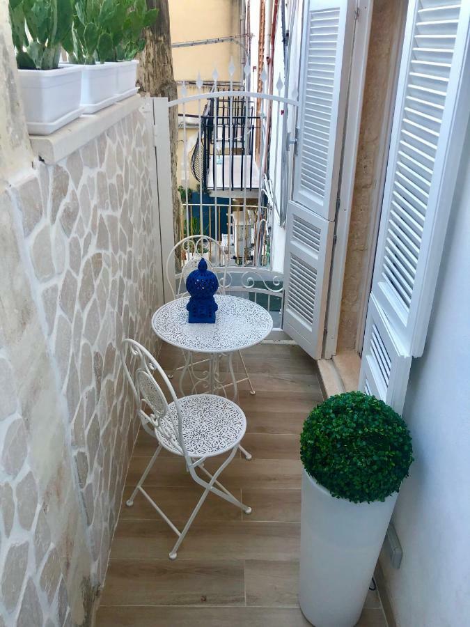 דירות סירקוזה Nesh House מראה חיצוני תמונה